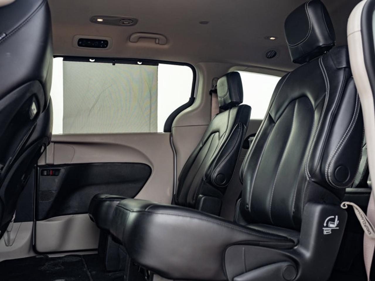 2023 Chrysler Pacifica Touring L Photo