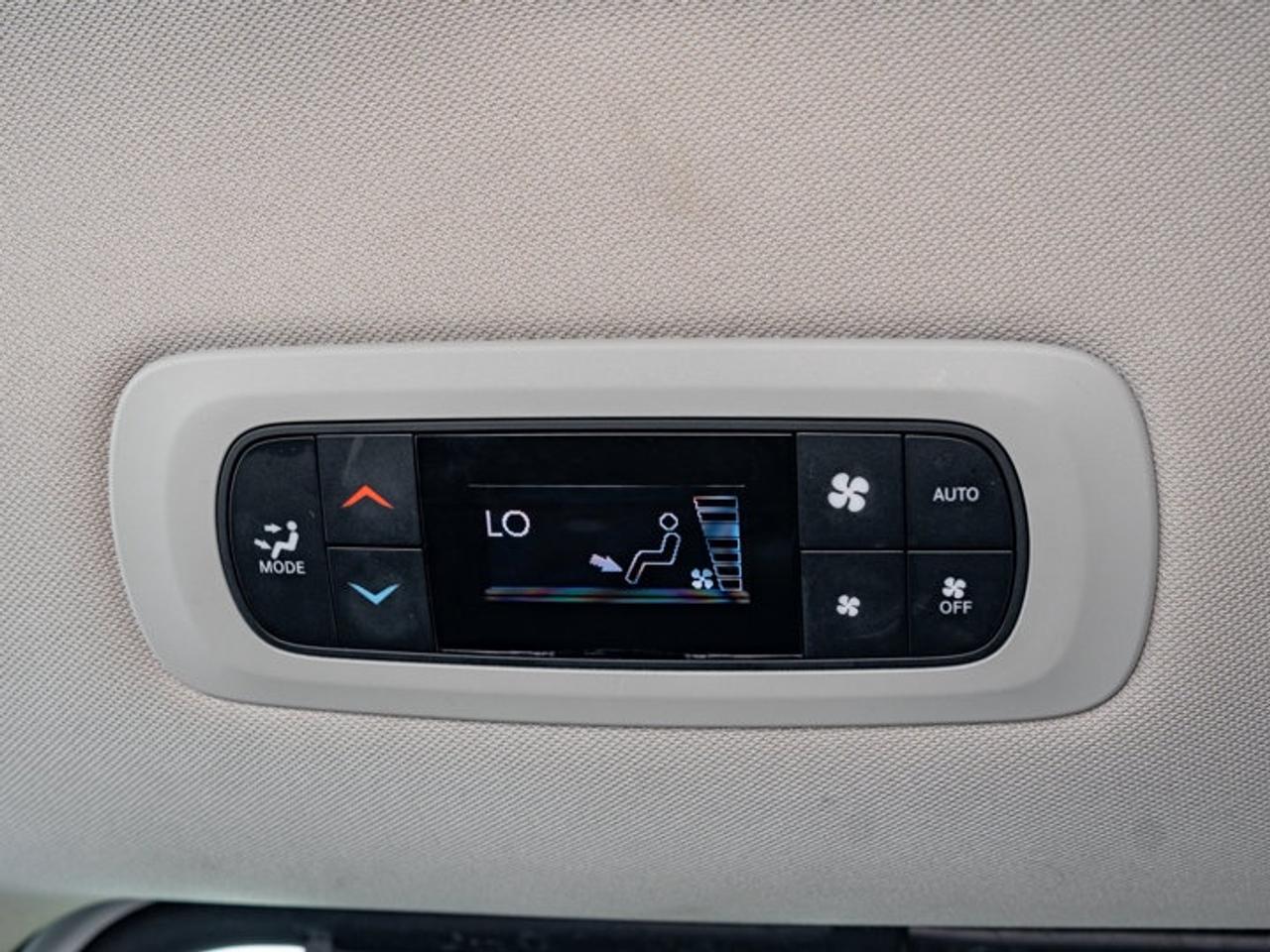 2023 Chrysler Pacifica Touring L Photo