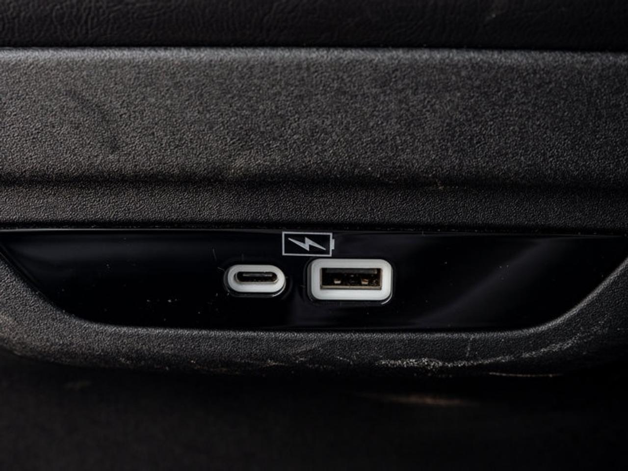 2023 Chrysler Pacifica Touring L Photo