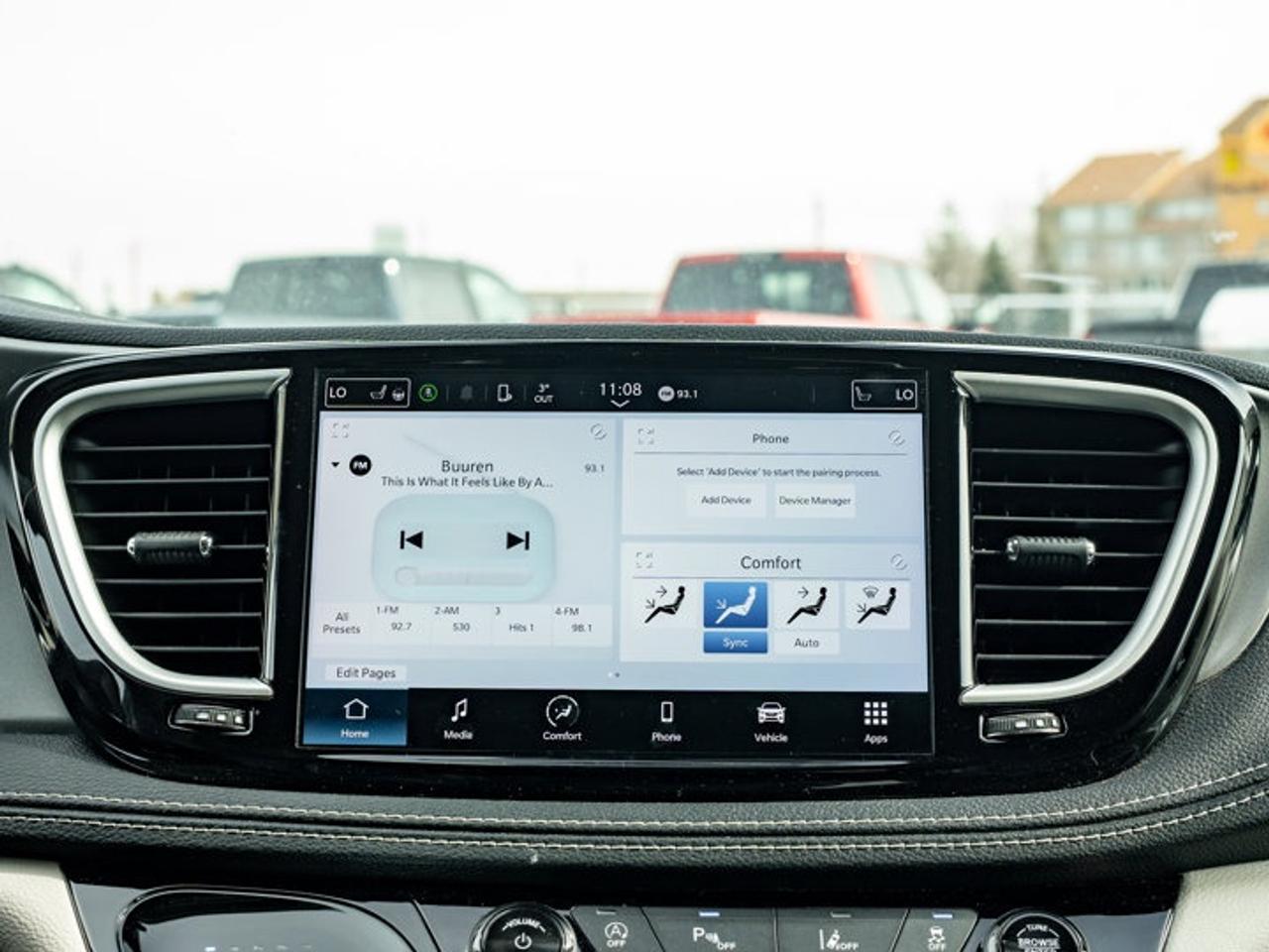 2023 Chrysler Pacifica Touring L Photo