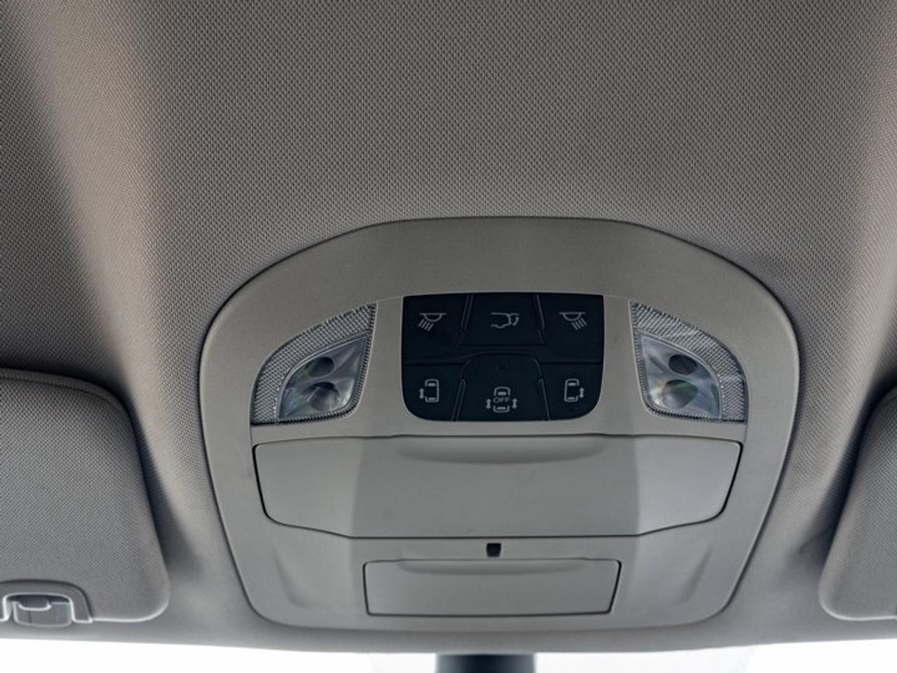 2023 Chrysler Pacifica Touring L Photo