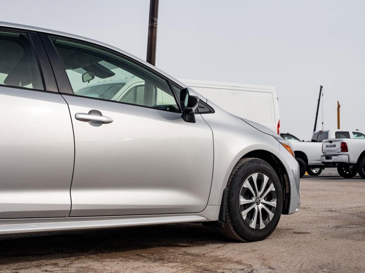 2023 Toyota Corolla Hybrid LE Photo