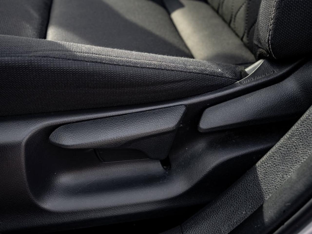 2023 Toyota Corolla Hybrid LE Photo