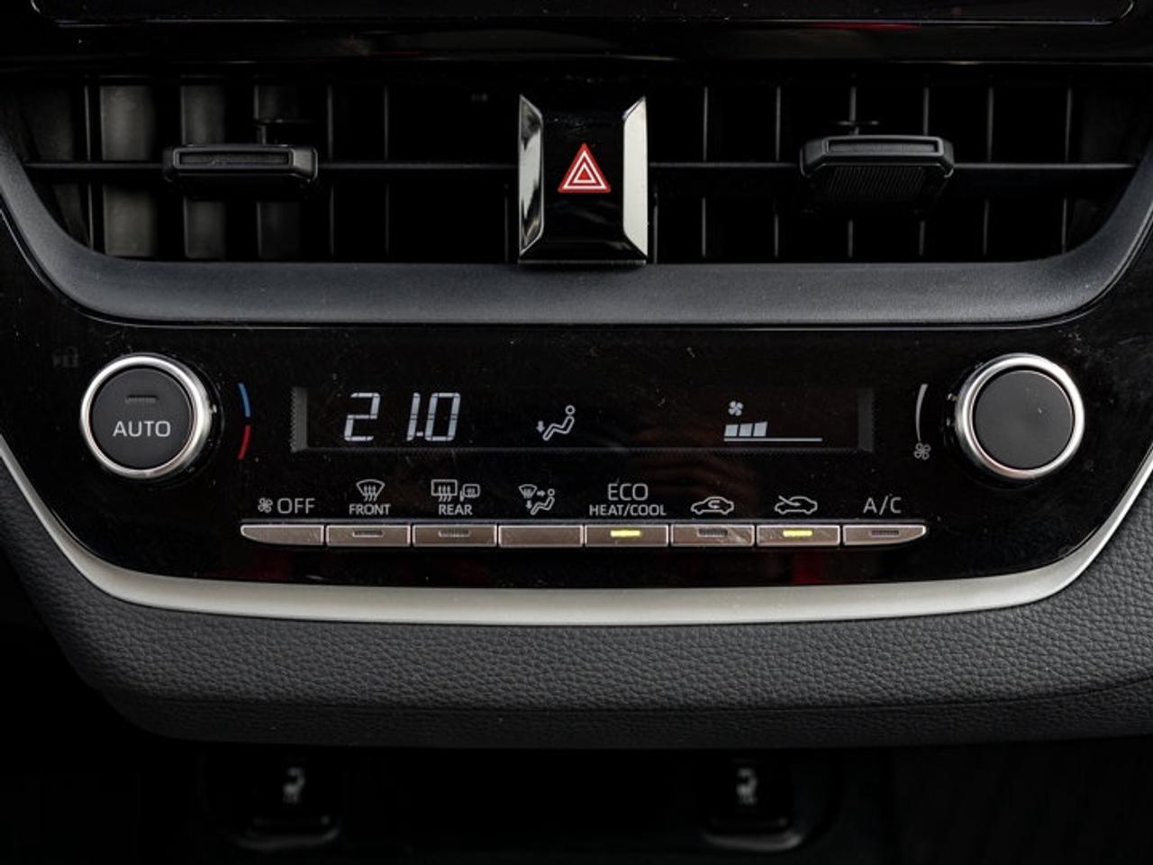 2023 Toyota Corolla Hybrid LE Photo