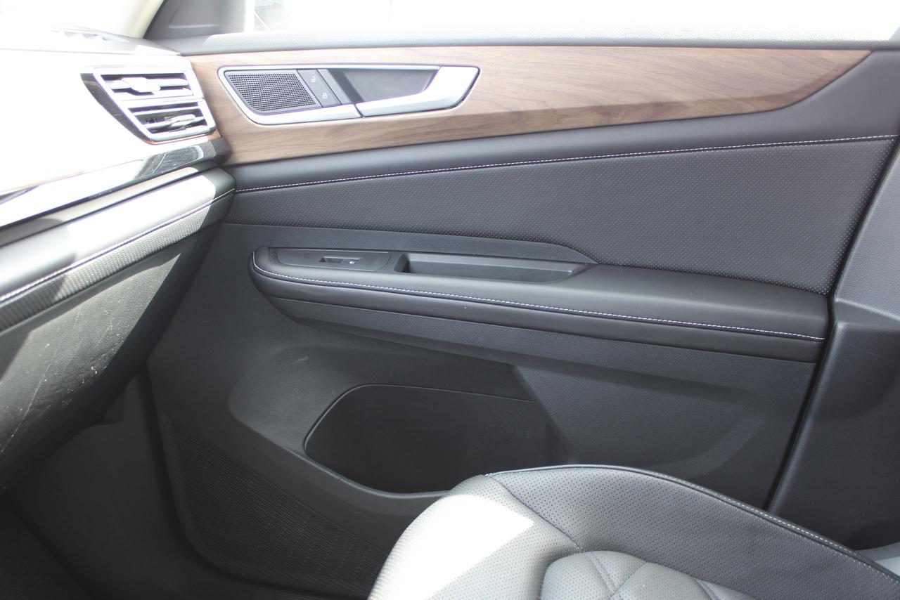 2025 Volkswagen Atlas Comfortline 2.0 TSI 4MOTION Photo