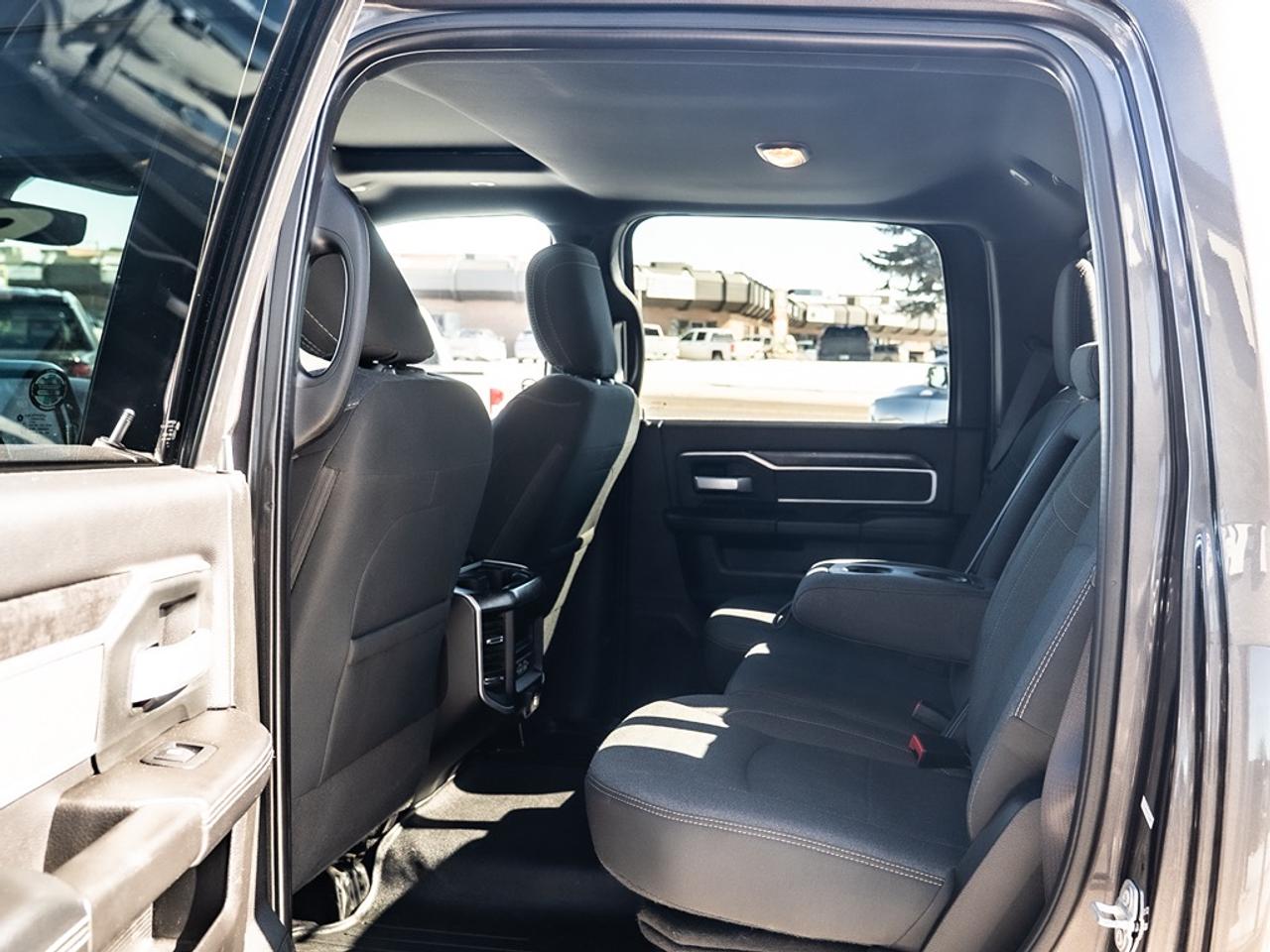 2020 RAM 2500 Big Horn 4x4 Crew Cab 6'4" Box Photo18