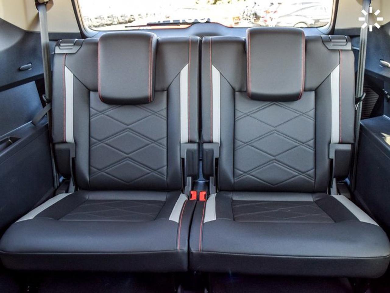 2025 Volkswagen Atlas Peak Edition AWD 7 Seater 12" Display Ventilated Front Seats R-Start Photo