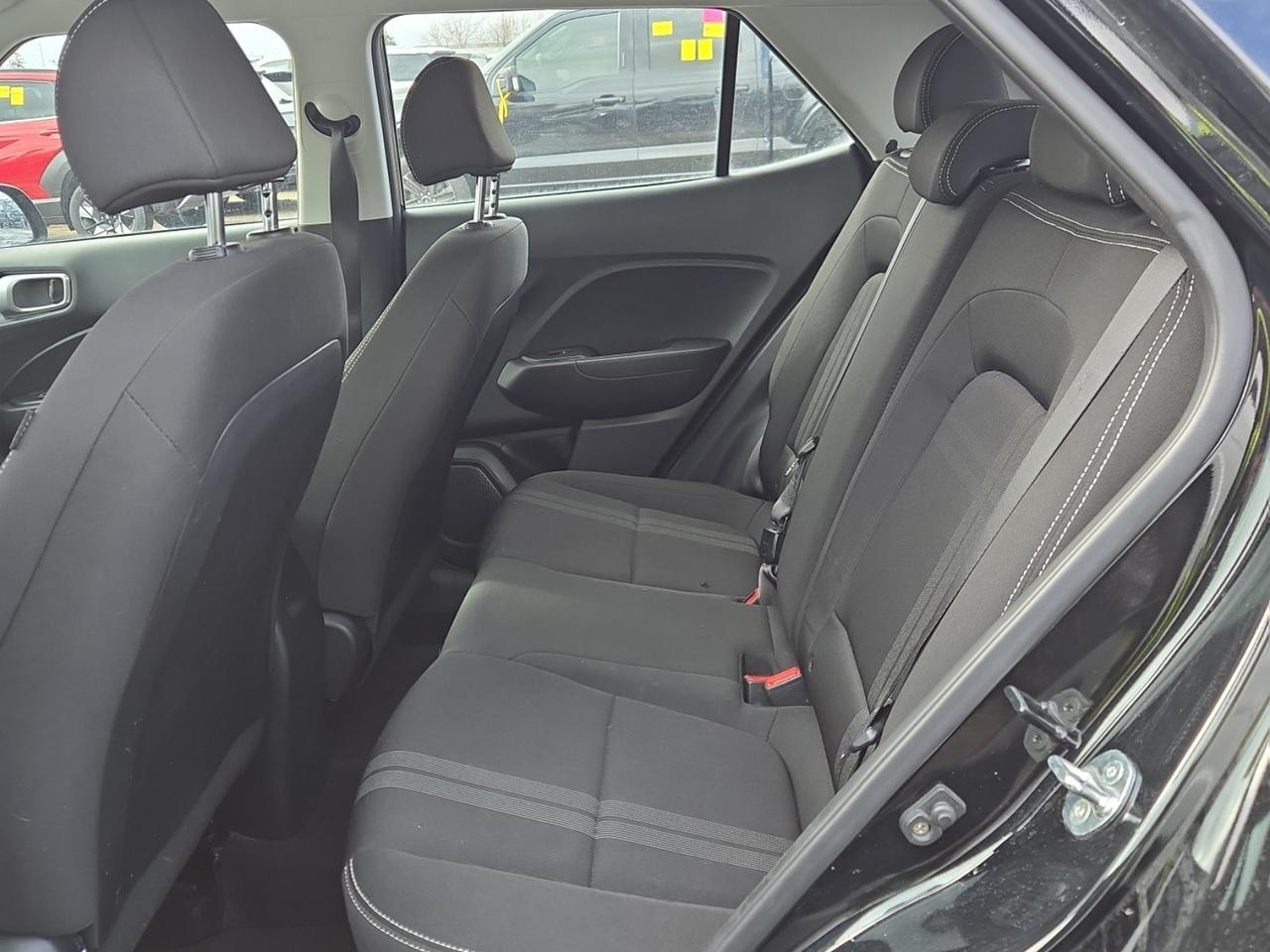 2024 Hyundai Venue PREFERRED Photo2