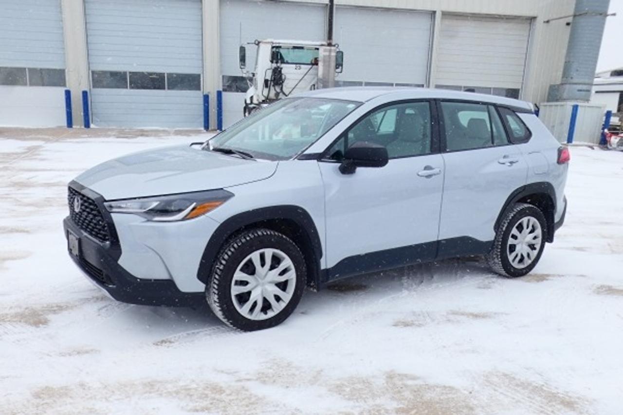 2025 Toyota Corolla Cross L AWD w/Htd cloth, BUC - Photo #1