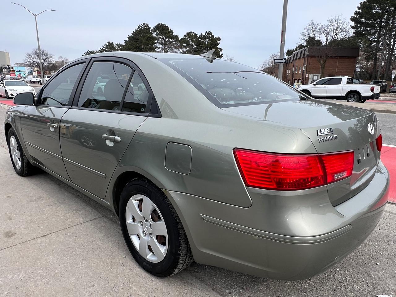 2009 Hyundai Sonata EXTRA CLEAN- AUTOMATIC-HEATED SEATS & MORE ! Photo4