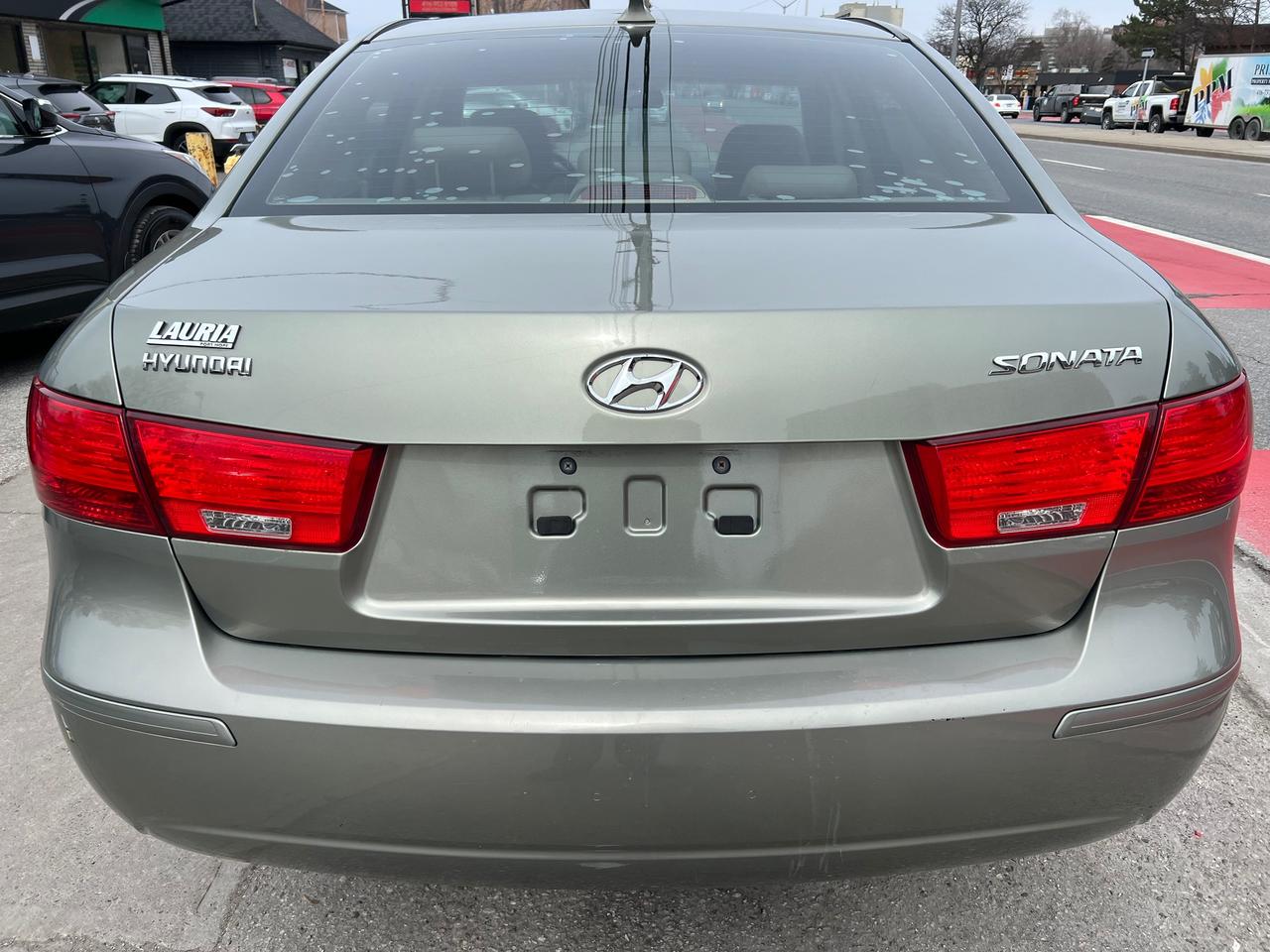 2009 Hyundai Sonata EXTRA CLEAN- AUTOMATIC-HEATED SEATS & MORE ! Photo