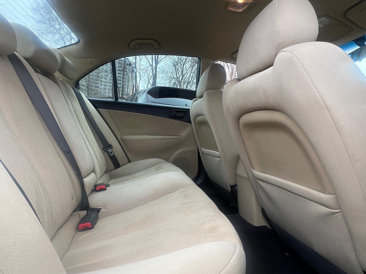 2009 Hyundai Sonata EXTRA CLEAN- AUTOMATIC-HEATED SEATS & MORE ! Photo