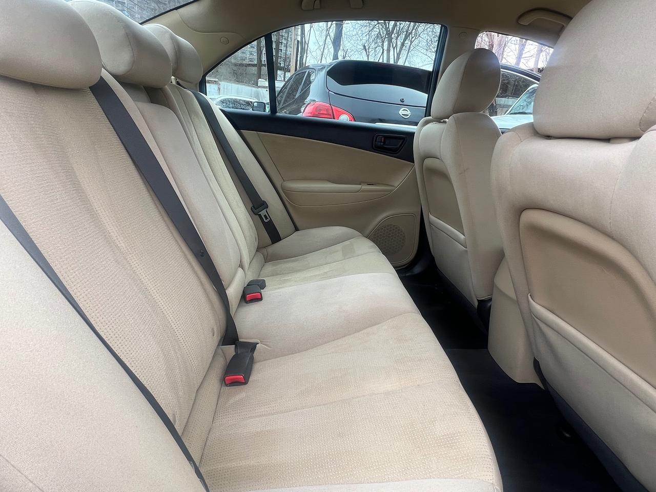 2009 Hyundai Sonata EXTRA CLEAN- AUTOMATIC-HEATED SEATS & MORE ! Photo