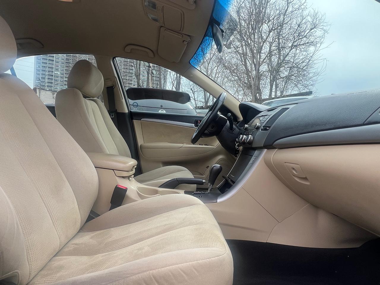 2009 Hyundai Sonata EXTRA CLEAN- AUTOMATIC-HEATED SEATS & MORE ! Photo