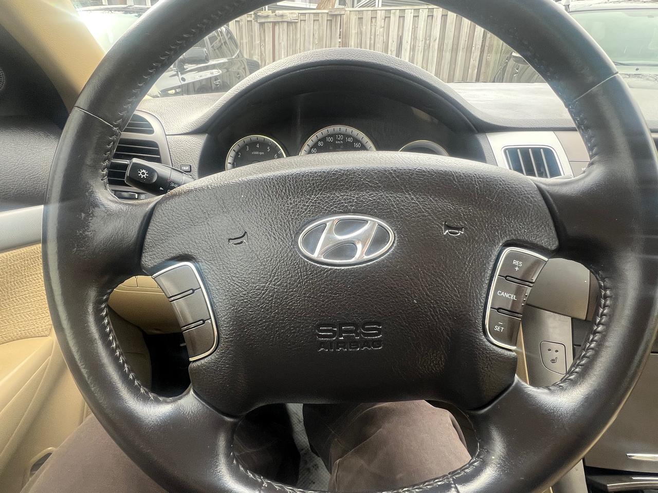 2009 Hyundai Sonata EXTRA CLEAN- AUTOMATIC-HEATED SEATS & MORE ! Photo