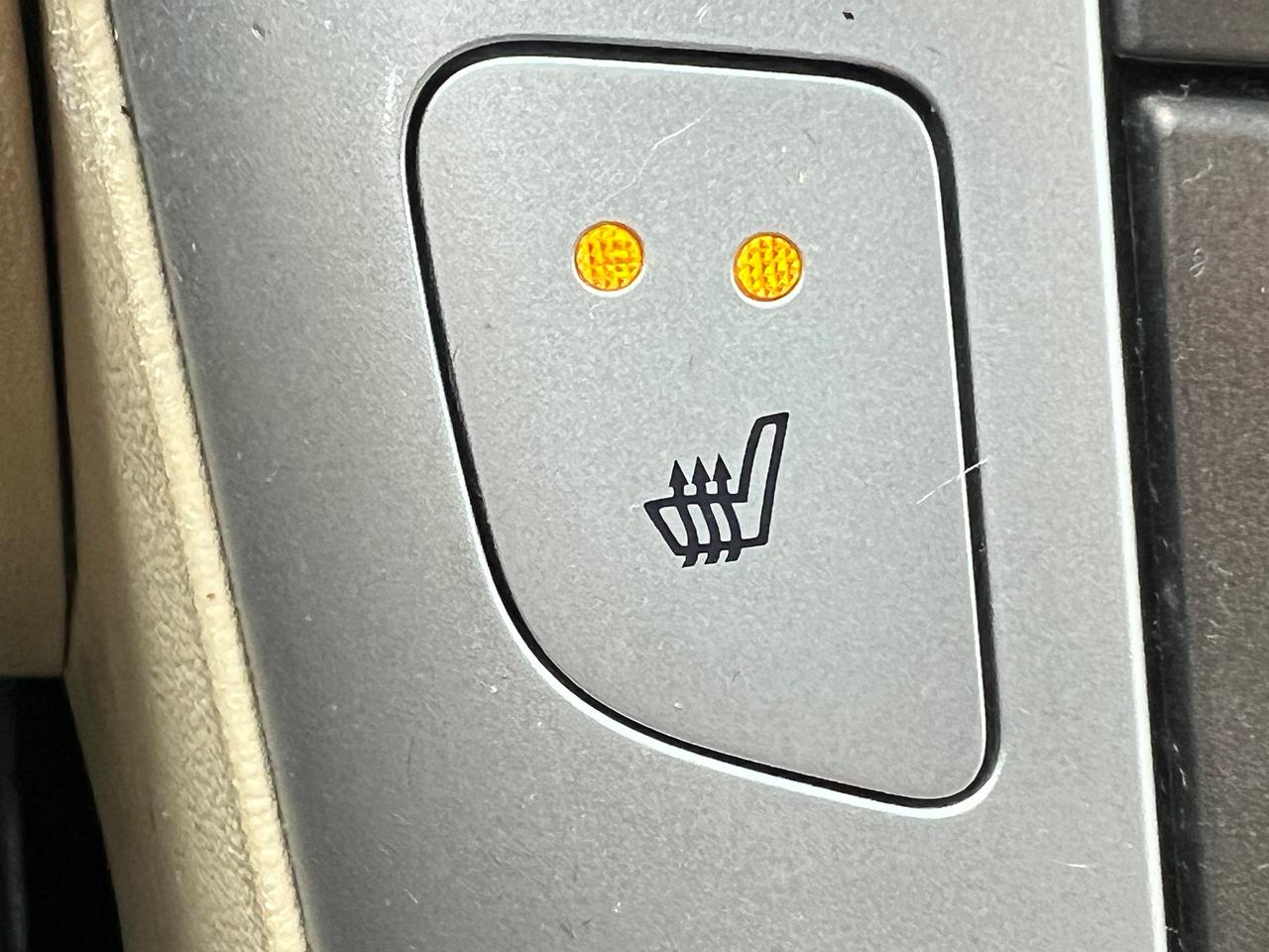 2009 Hyundai Sonata EXTRA CLEAN- AUTOMATIC-HEATED SEATS & MORE ! Photo