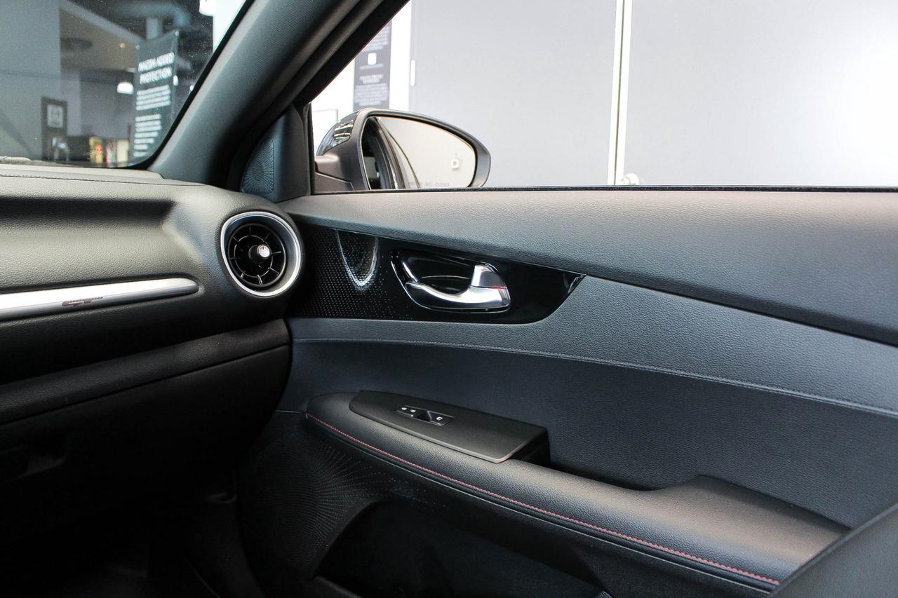 2024 Kia Forte GT Limited HEATED SEATS/VENTILATED SEATS - NAVIGATION - HARMAN KARDON AUDIO Photo