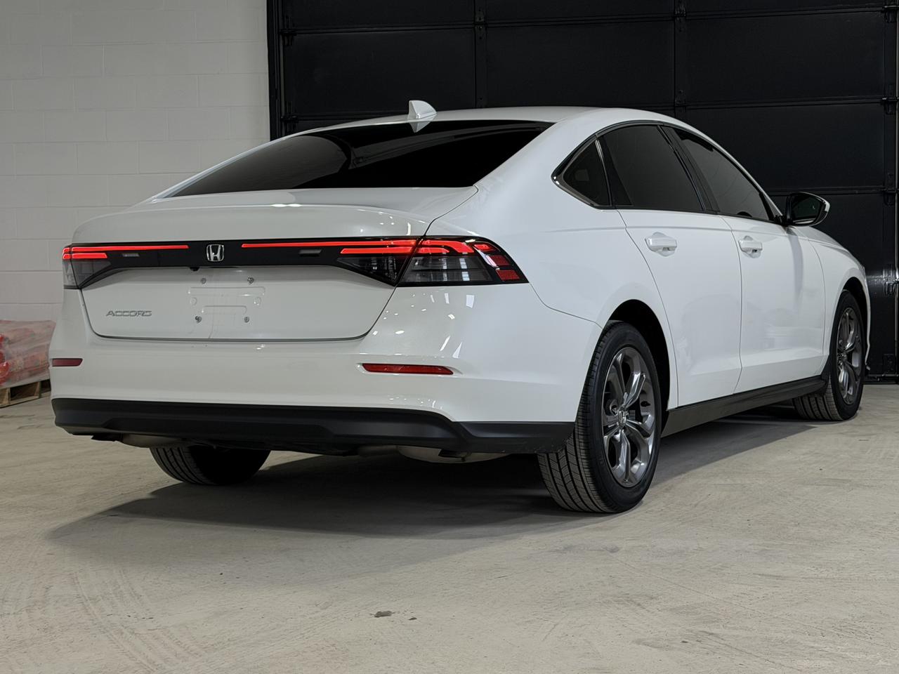 2023 Honda Accord EX Photo2