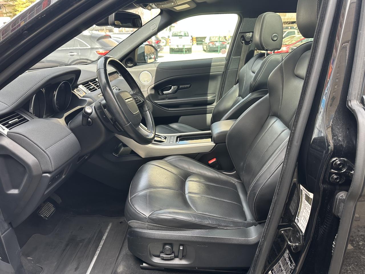 2016 Land Rover Range Rover Evoque HSE Photo