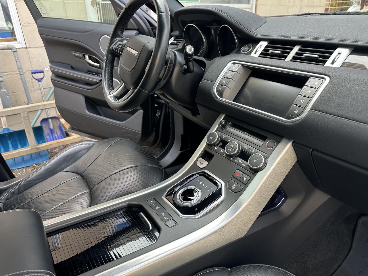 2016 Land Rover Range Rover Evoque HSE Photo