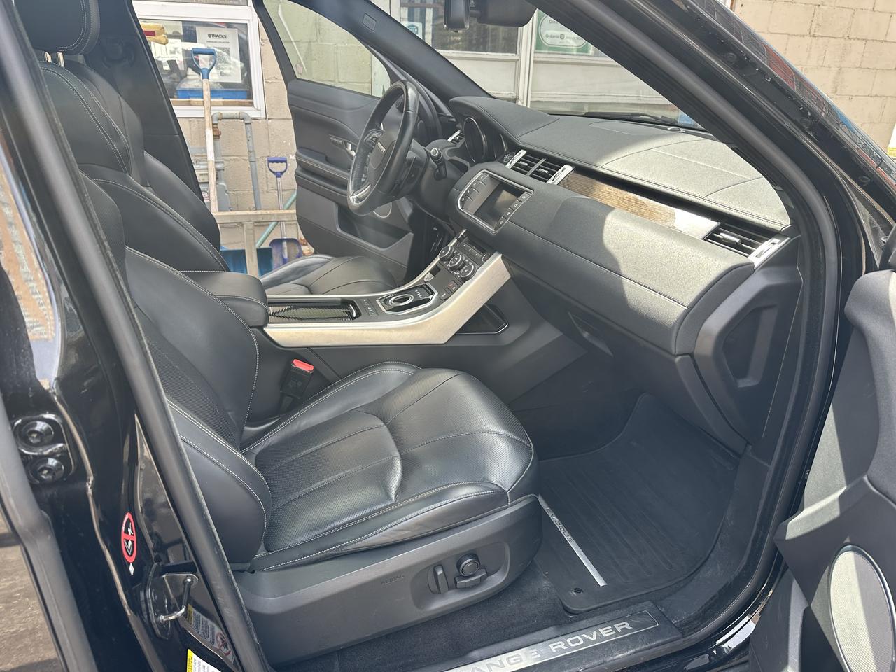 2016 Land Rover Range Rover Evoque HSE Photo