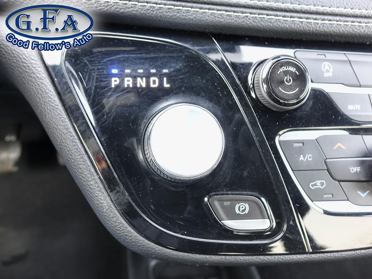 2022 Chrysler Pacifica TOURING MODEL, 7 PASSENGER, REARVIEW CAMERA, HEATE Photo38