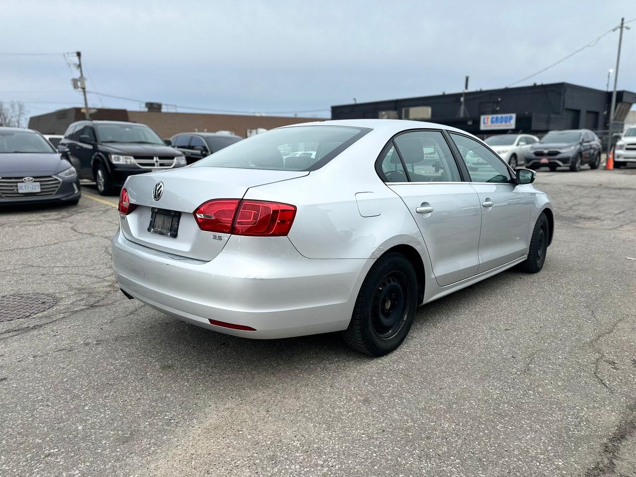 2011 Volkswagen Jetta 4dr 2.5L Auto Comfortline Photo4