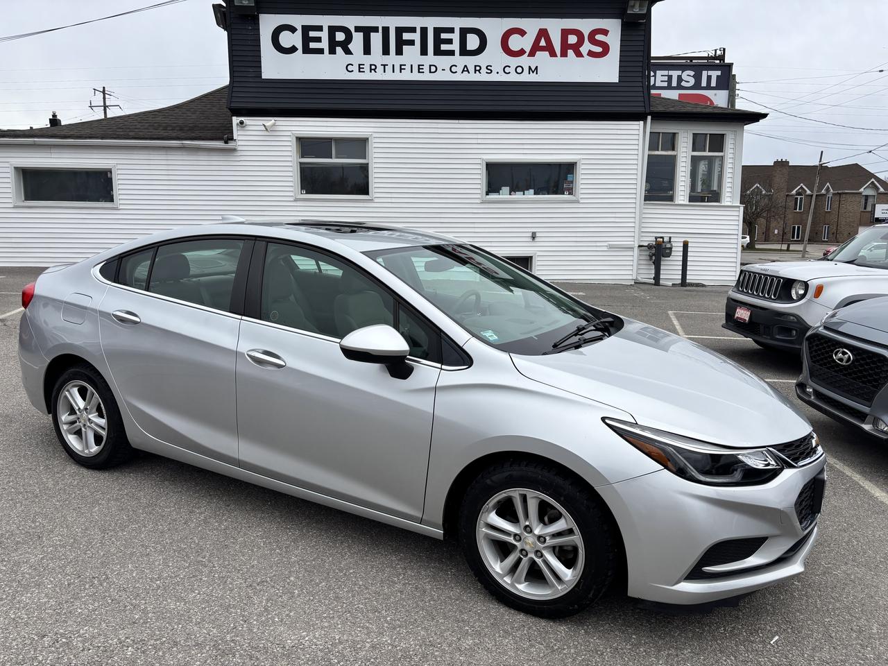 2016 Chevrolet Cruze LT ** CARPLAY, HTD SEATS, SNRF **