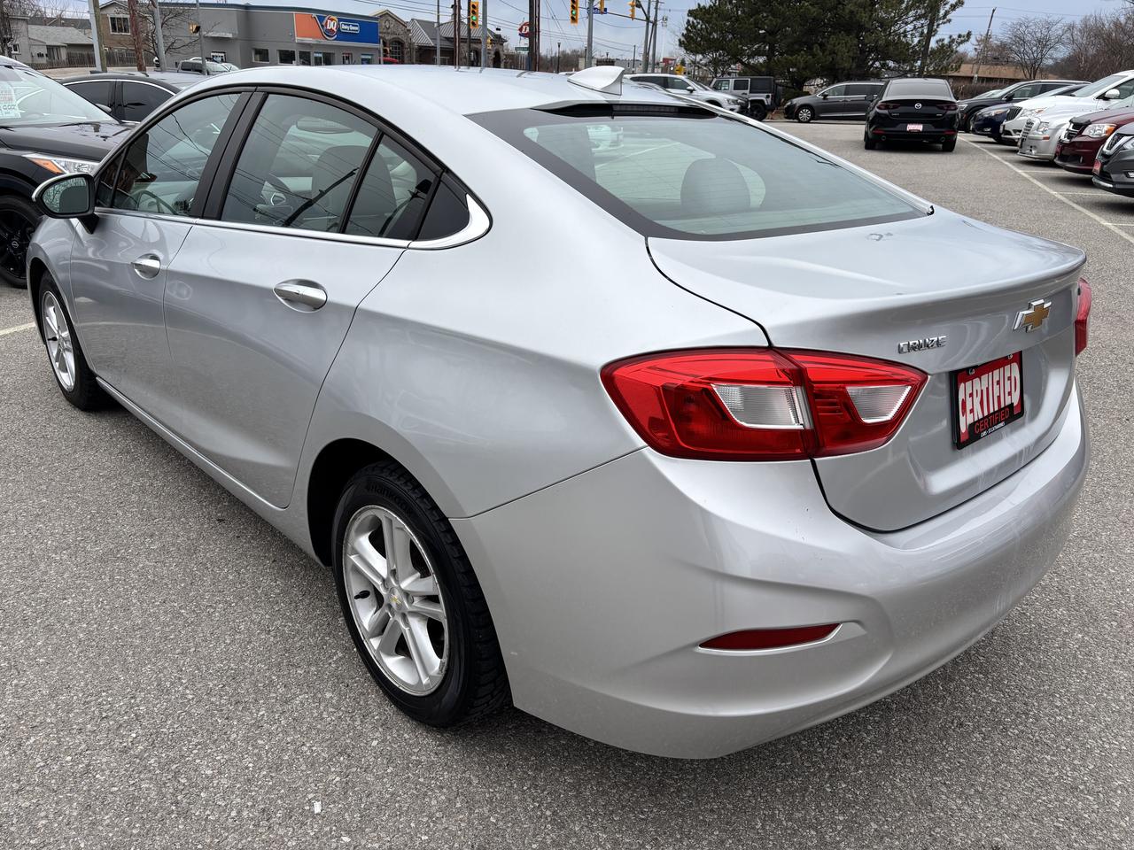 2016 Chevrolet Cruze LT ** CARPLAY, HTD SEATS, SNRF ** Photo4