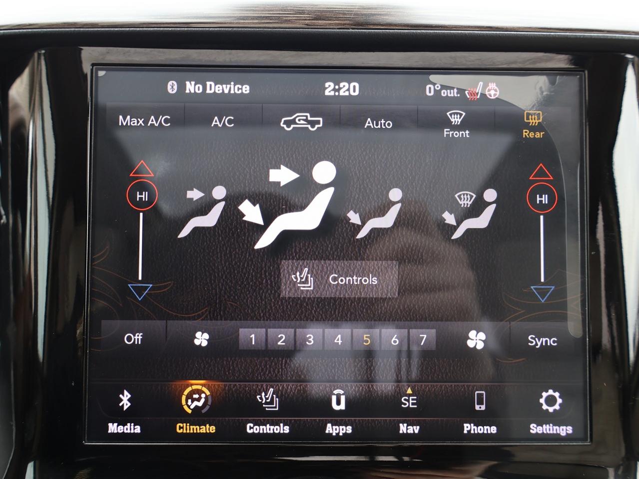 2020 RAM 1500 LARAMIE CREW DESIEL CERTIFIED 4WD *1 OWNER* CAMERA NAV BLUETOOTH LEATHER HEATED SEATS PANO ROOF CRUISE ALLOY S Photo