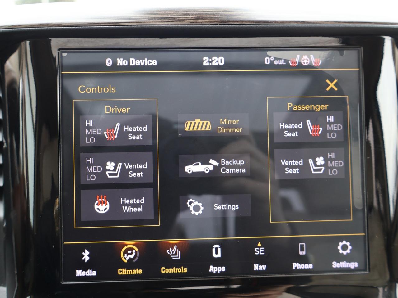 2020 RAM 1500 LARAMIE CREW DESIEL CERTIFIED 4WD *1 OWNER* CAMERA NAV BLUETOOTH LEATHER HEATED SEATS PANO ROOF CRUISE ALLOY S Photo