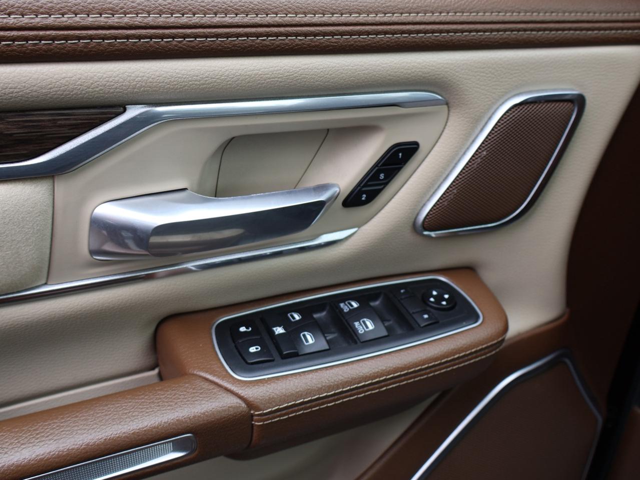 2020 RAM 1500 LARAMIE CREW DESIEL CERTIFIED 4WD *1 OWNER* CAMERA NAV BLUETOOTH LEATHER HEATED SEATS PANO ROOF CRUISE ALLOY S Photo