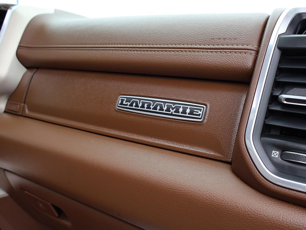 2020 RAM 1500 LARAMIE CREW DESIEL CERTIFIED 4WD *1 OWNER* CAMERA NAV BLUETOOTH LEATHER HEATED SEATS PANO ROOF CRUISE ALLOY S Photo