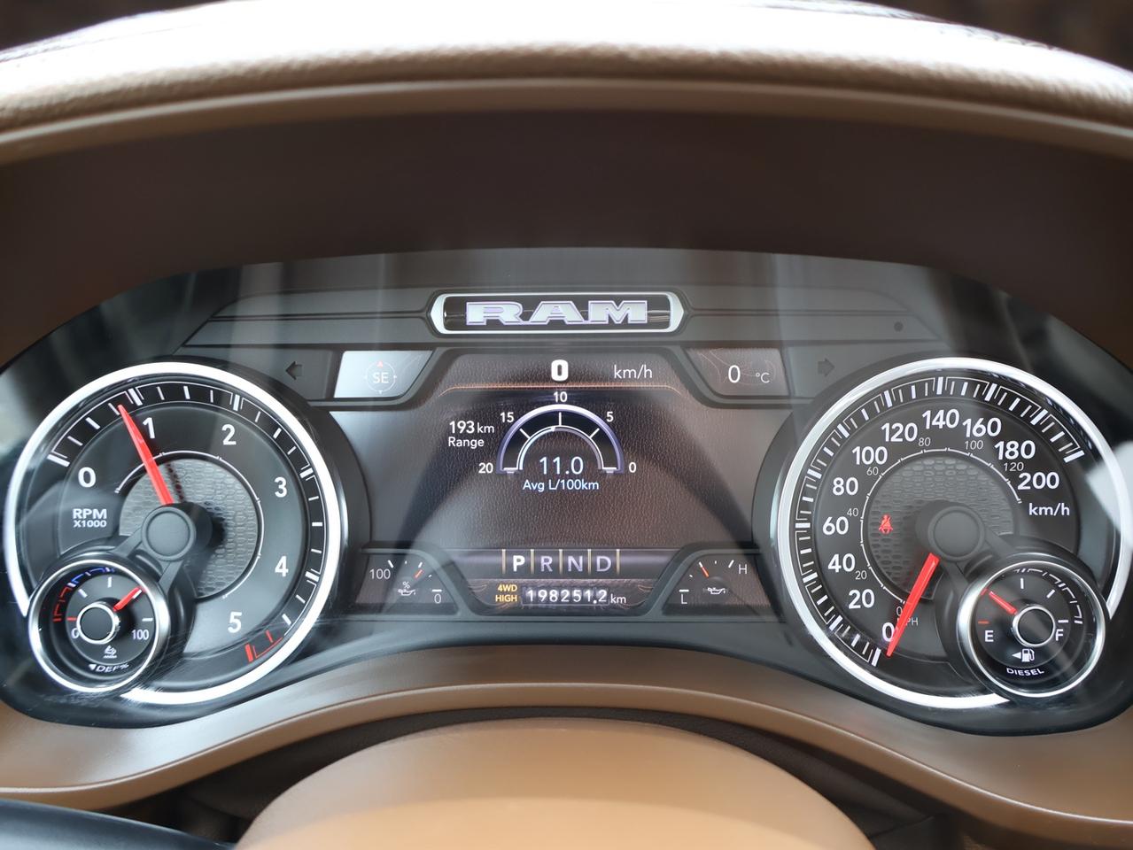 2020 RAM 1500 LARAMIE CREW DESIEL CERTIFIED 4WD *1 OWNER* CAMERA NAV BLUETOOTH LEATHER HEATED SEATS PANO ROOF CRUISE ALLOY S Photo