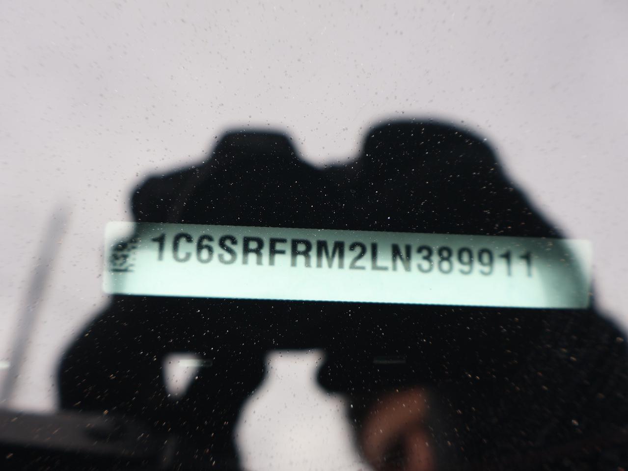 2020 RAM 1500 LARAMIE CREW DESIEL CERTIFIED 4WD *1 OWNER* CAMERA NAV BLUETOOTH LEATHER HEATED SEATS PANO ROOF CRUISE ALLOY S Photo