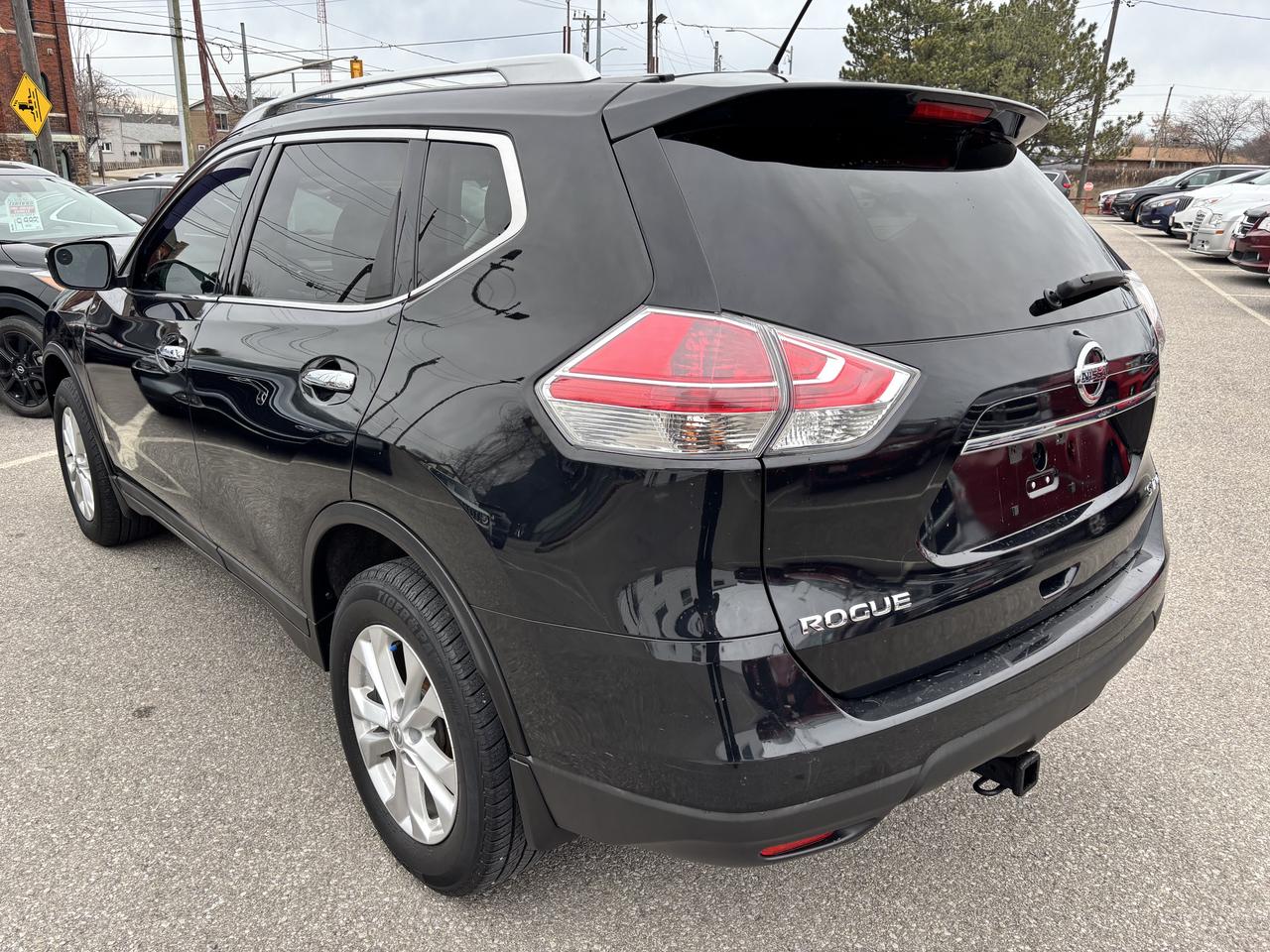 2016 Nissan Rogue SV ** AWD, HTD SEAT, BLUETOOTH ** Photo4