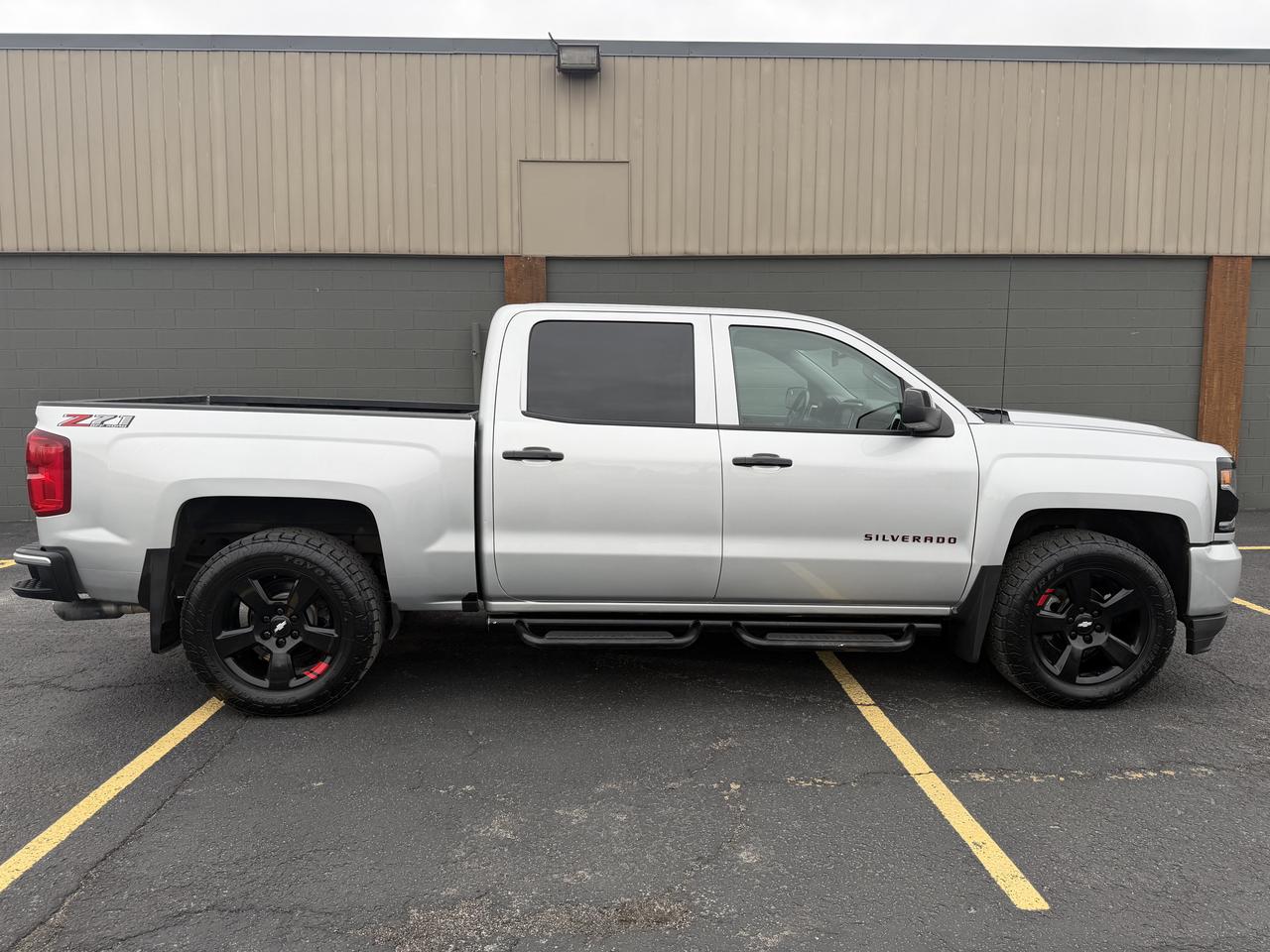 2018 Chevrolet Silverado 1500 LTZ Photo3