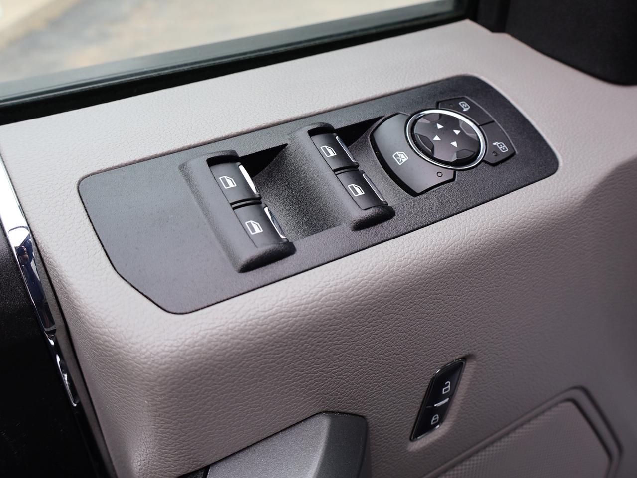 2017 Ford F-150 V8 XLT 4WD CERTIFIED *ACCIDENT FREE* CAMERA BLUETOOTH CRUISE ALLOYS Photo