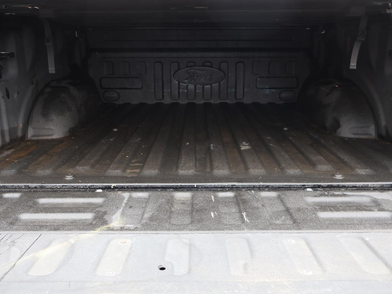 2017 Ford F-150 V8 XLT 4WD CERTIFIED *ACCIDENT FREE* CAMERA BLUETOOTH CRUISE ALLOYS Photo