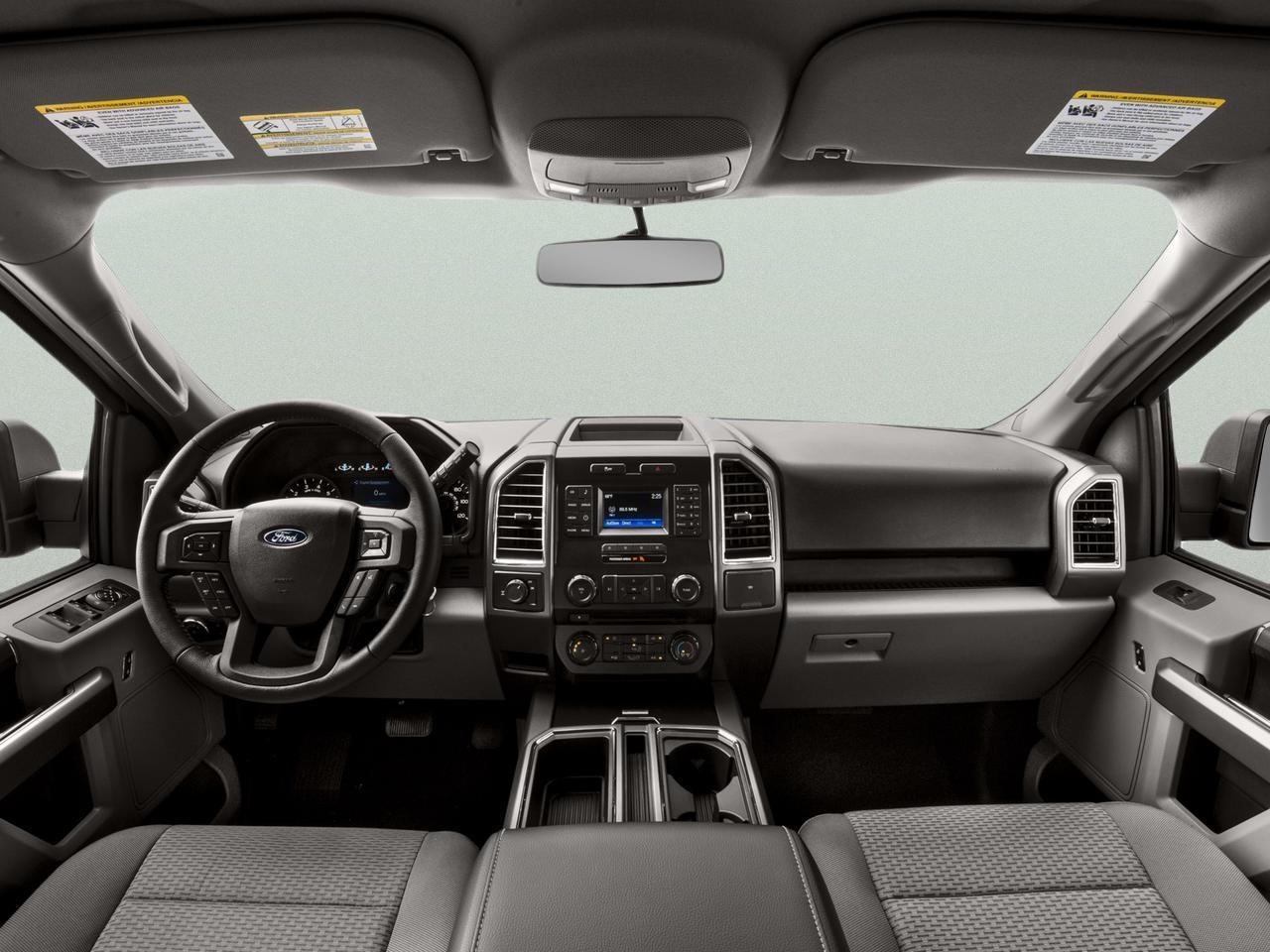 2017 Ford F-150 4WD SUPERCREW 145" XLT Photo4