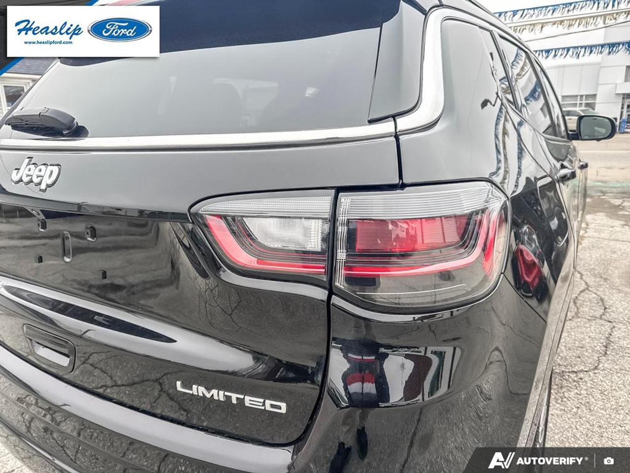 2023 Jeep Compass LIMITED Photo