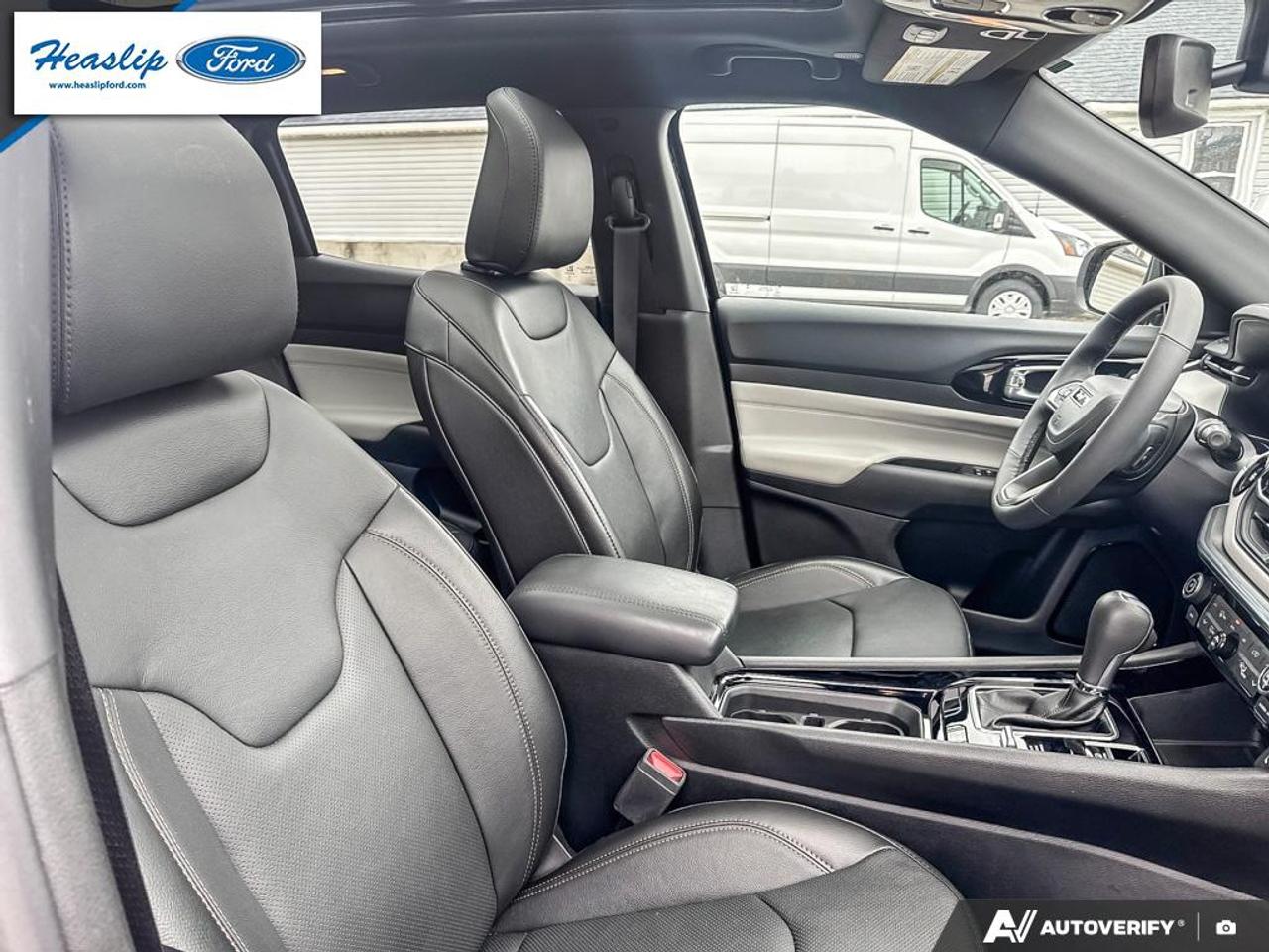 2023 Jeep Compass LIMITED Photo