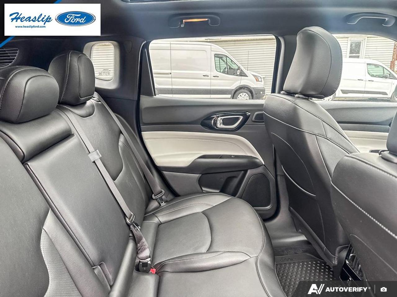 2023 Jeep Compass LIMITED Photo