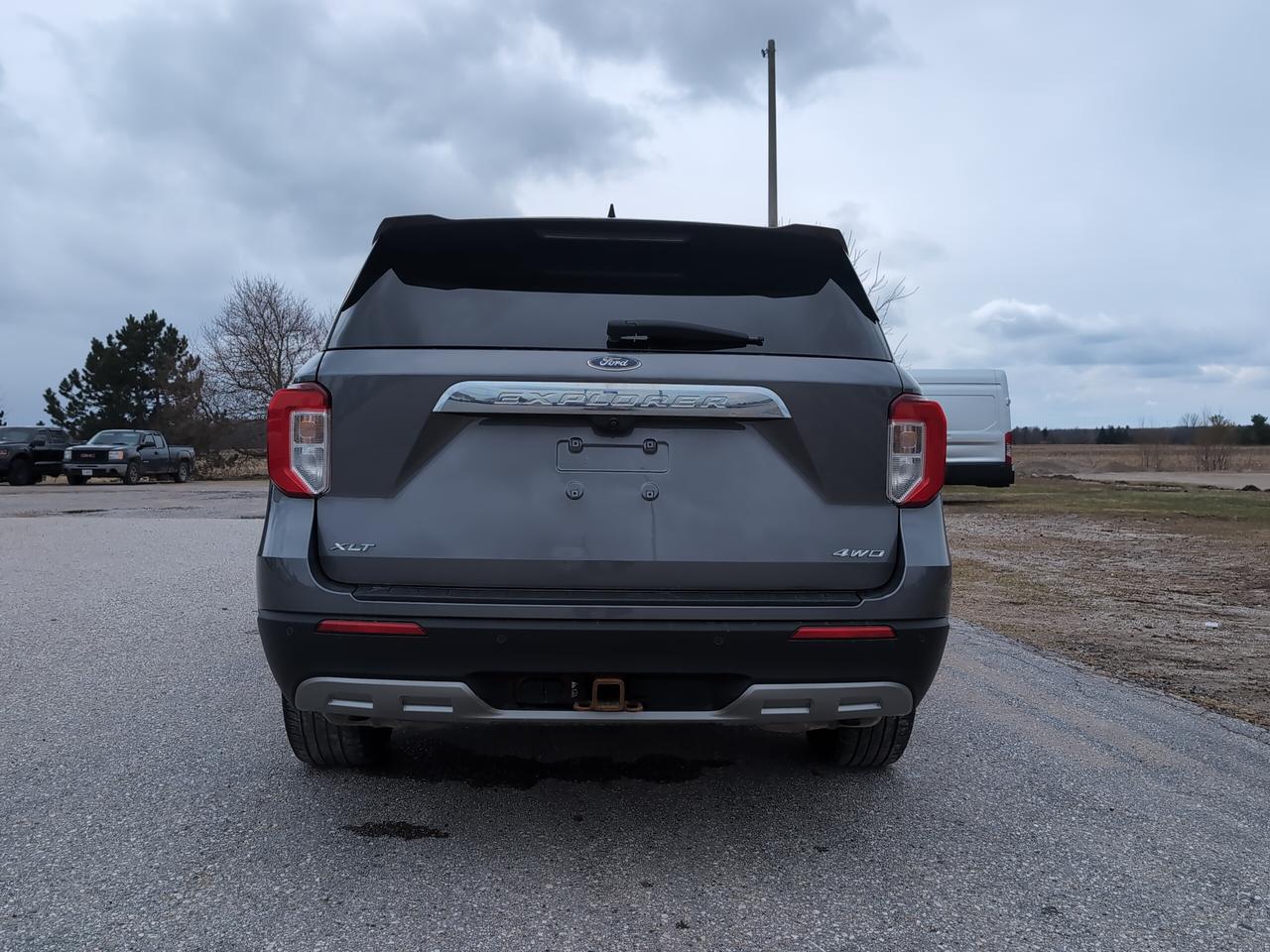 2021 Ford Explorer XLT 4WD Photo4
