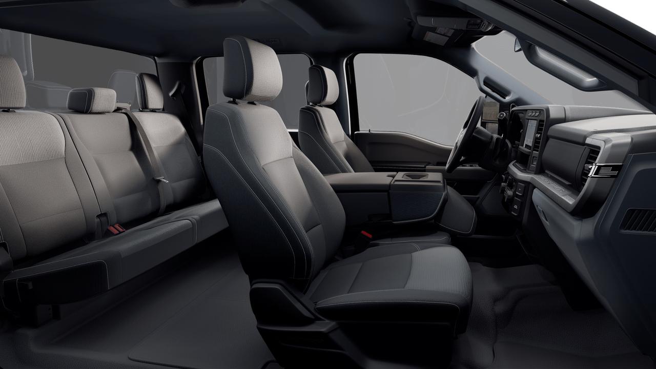 2023 Ford F-250 XLT 4WD Crew Cab 6.75' Box Photo