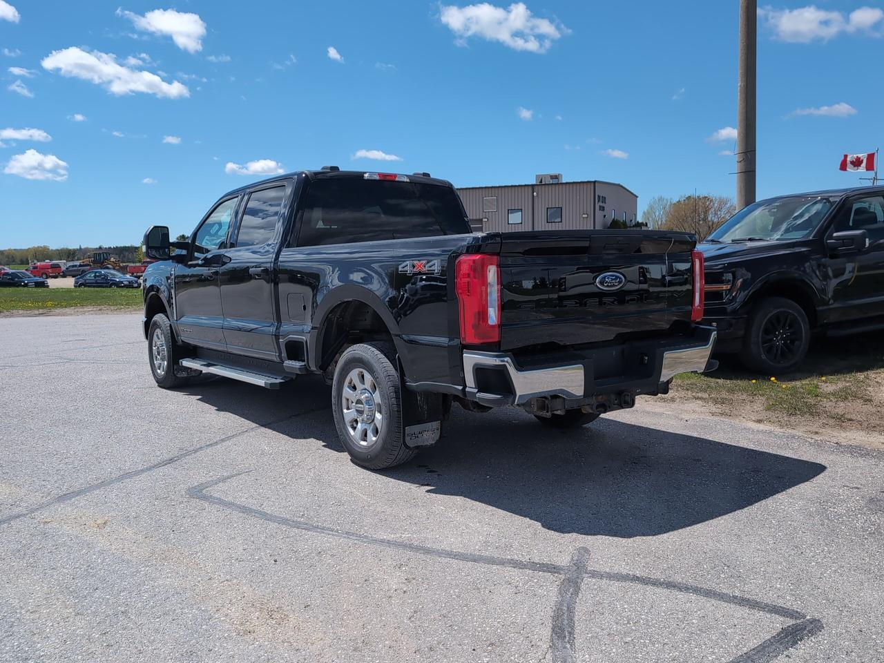 2023 Ford F-250 XLT 4WD Crew Cab 6.75' Box Photo3