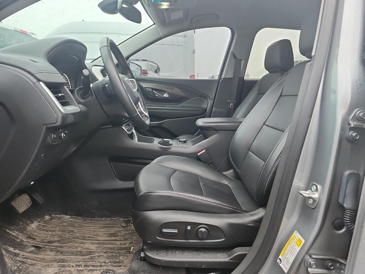 2024 GMC Terrain SLT Photo4