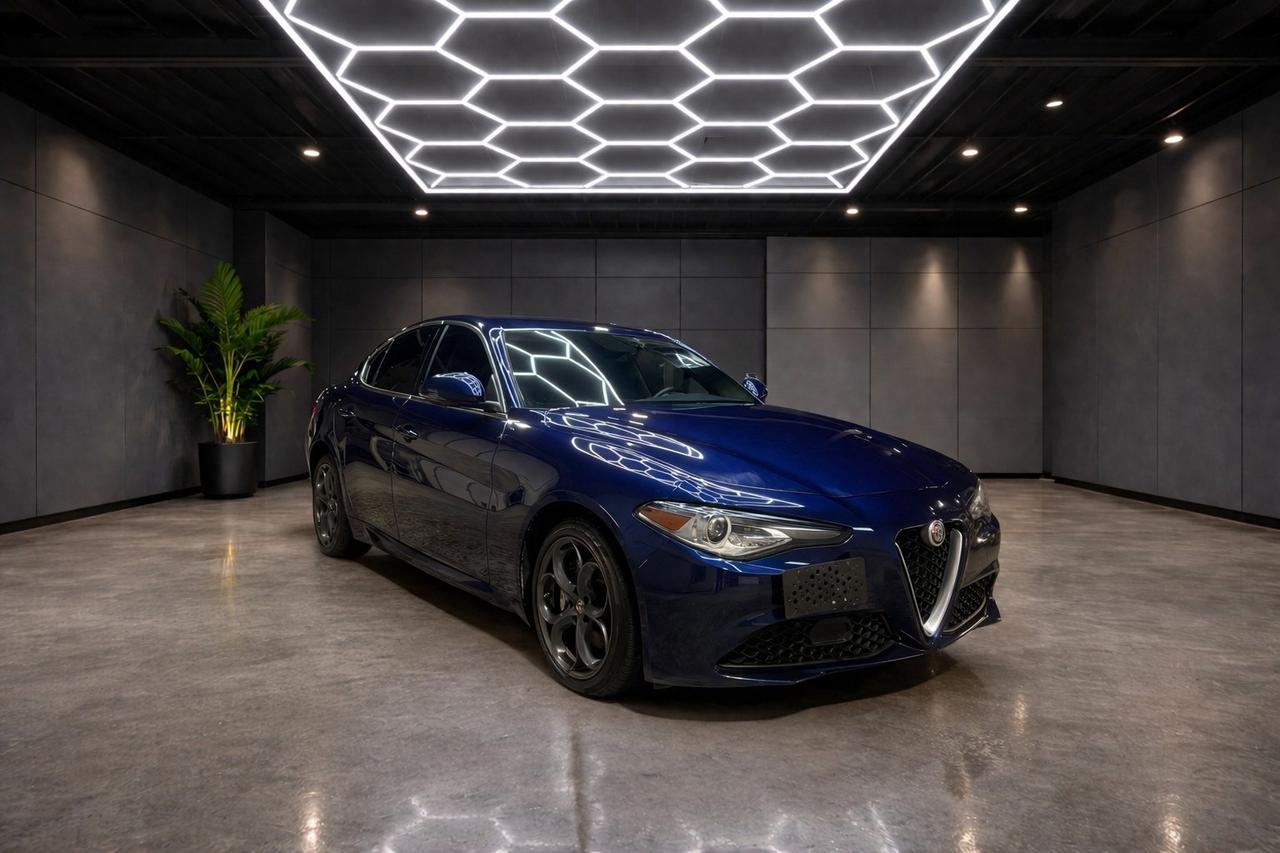 2017 Alfa Romeo Giulia Q4 AWD Photo