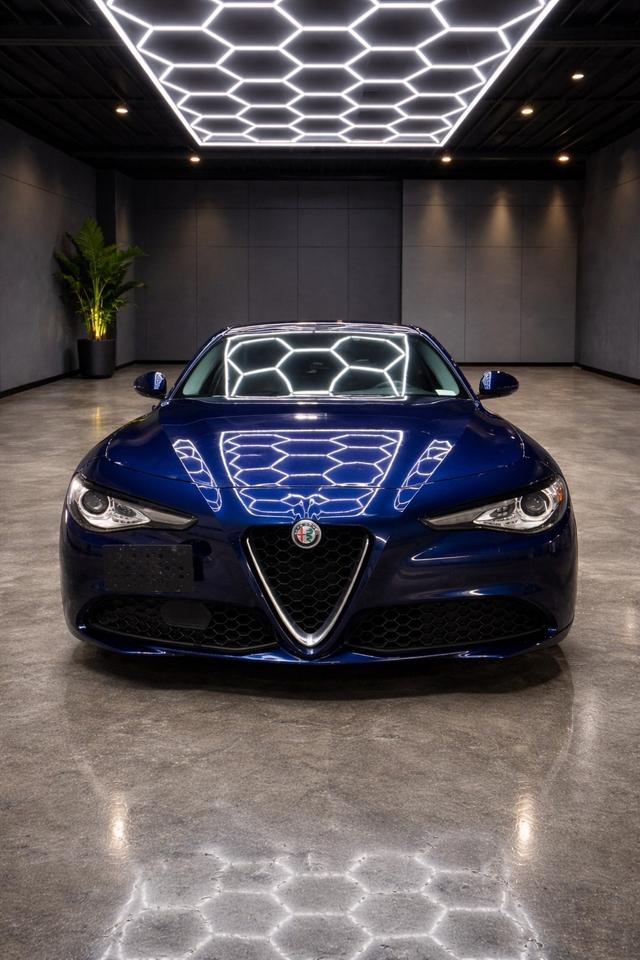 2017 Alfa Romeo Giulia Q4 AWD Photo