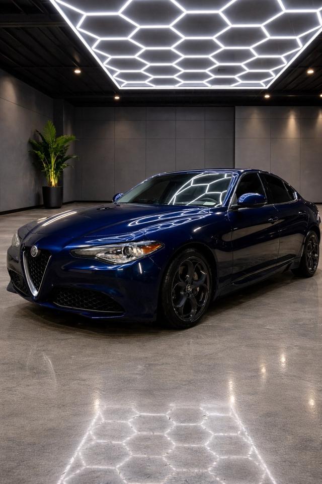 2017 Alfa Romeo Giulia Q4 AWD Photo